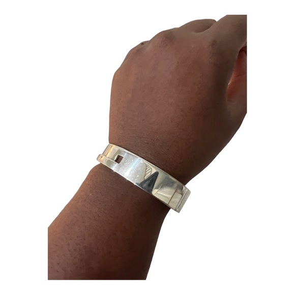 #132 GUCCI Bracelet - Picture 2 of 4